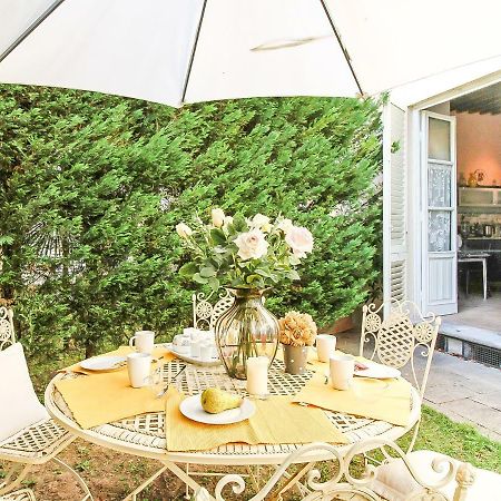 Apartment Guinigi With Private Courtyard Lucca Esterno foto