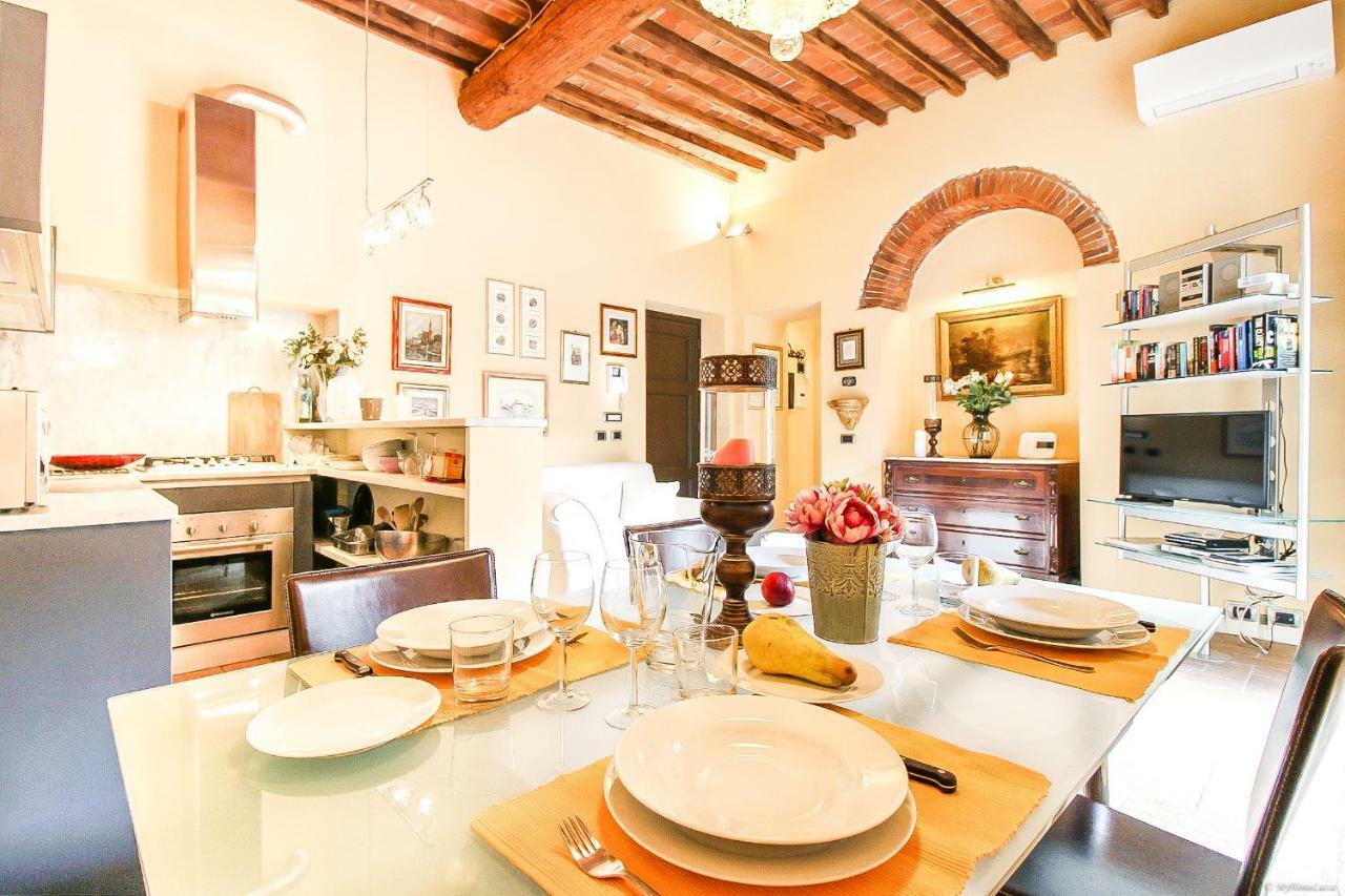 Apartment Guinigi With Private Courtyard Lucca Esterno foto