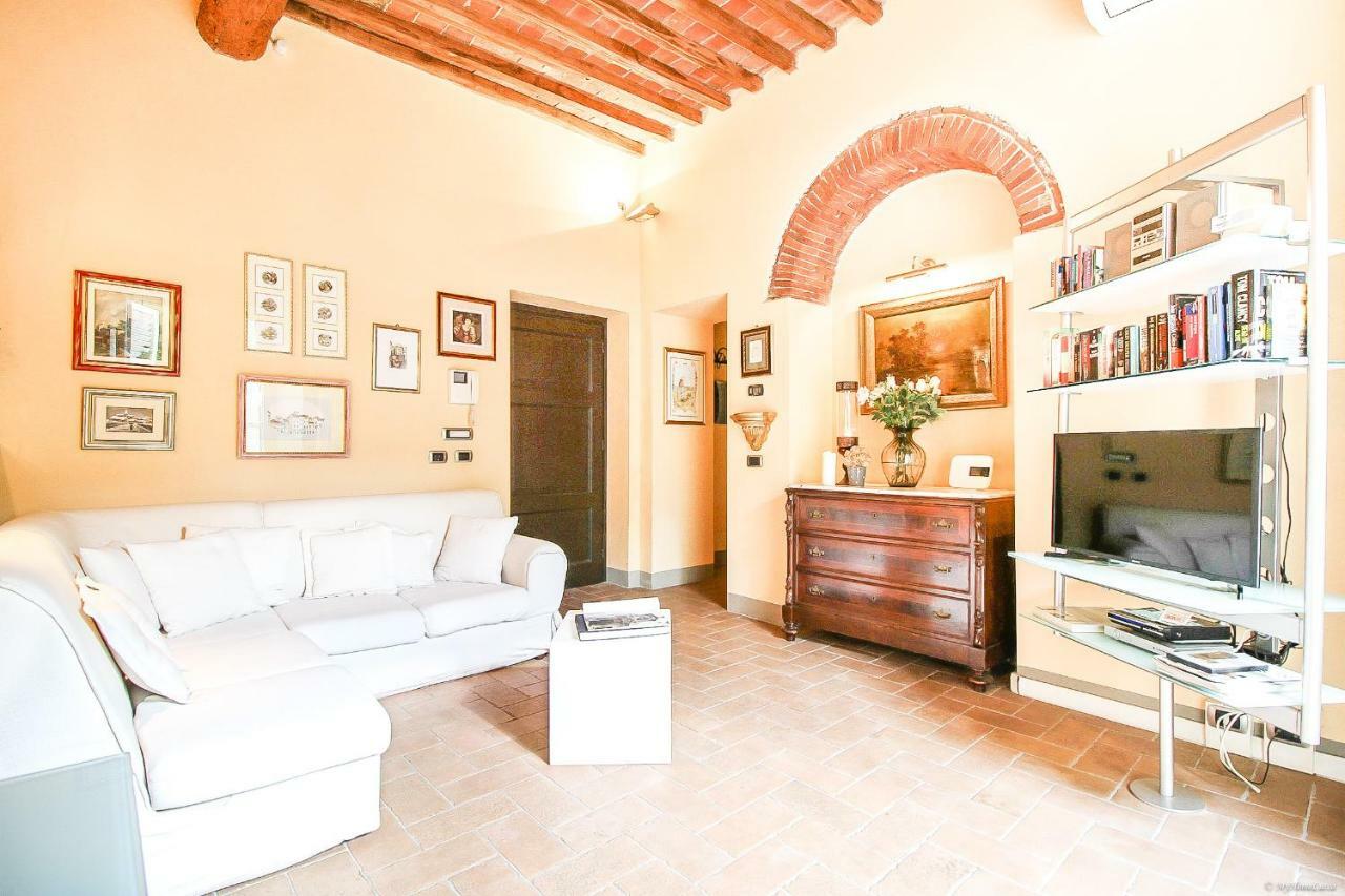 Apartment Guinigi With Private Courtyard Lucca Esterno foto